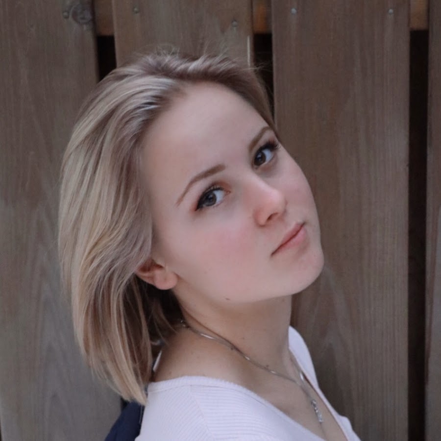 picture of taryn rose musician